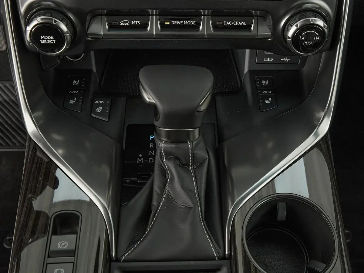 Lexus LX