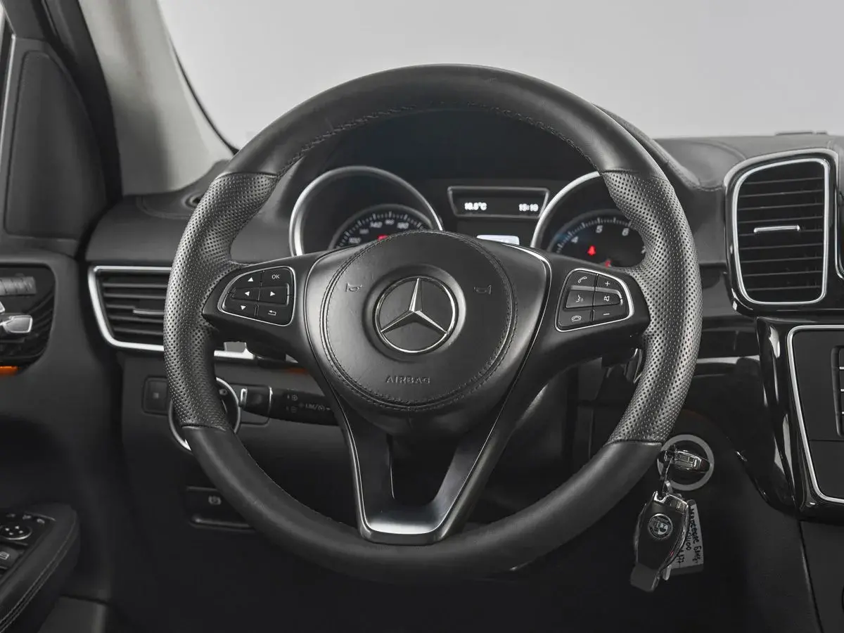 Mercedes benz GLS