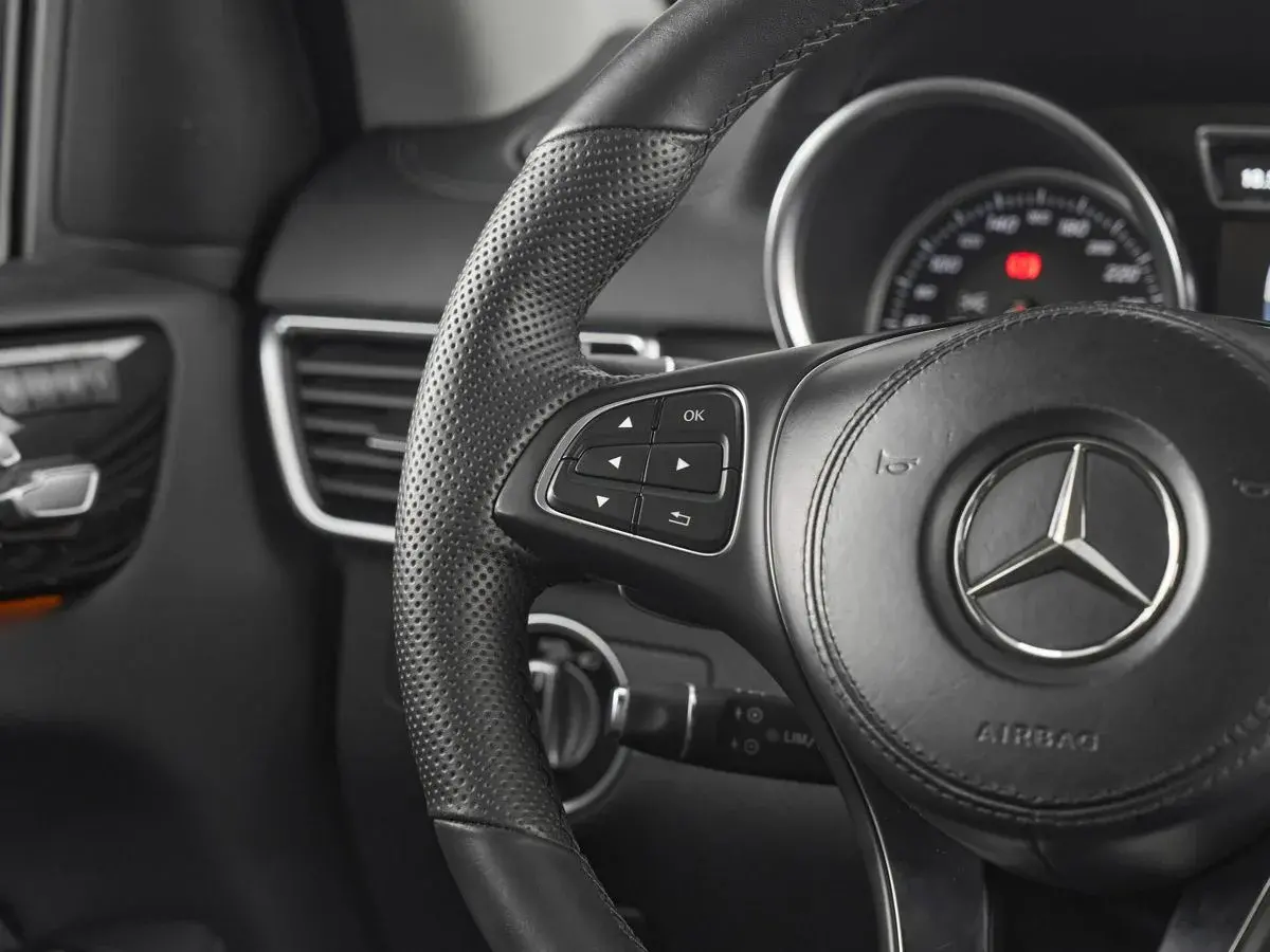 Mercedes benz GLS