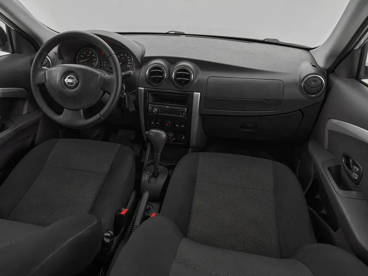 Nissan Almera