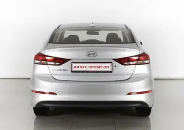 Hyundai Elantra Вид 4