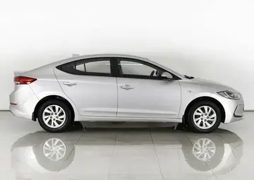 Hyundai Elantra Вид 5