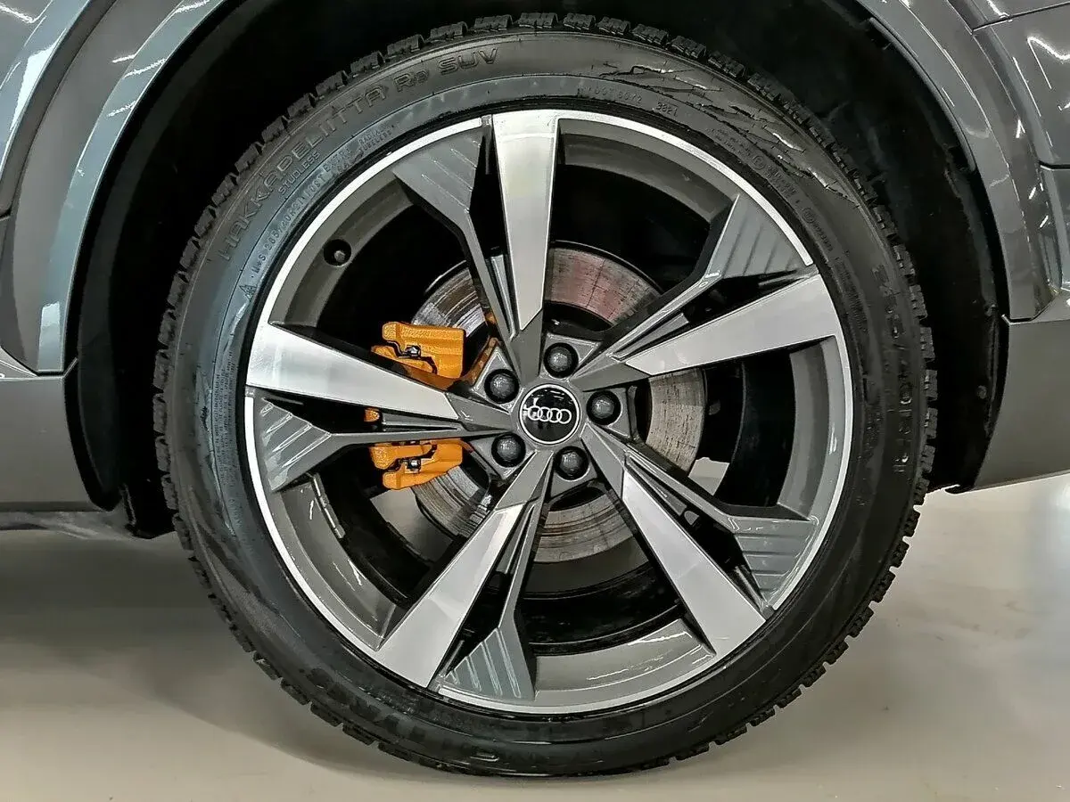 Audi e-tron S