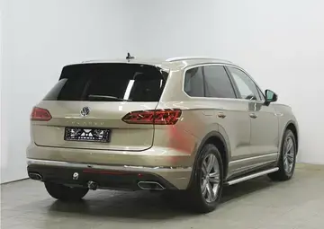 Volkswagen Touareg Вид 4