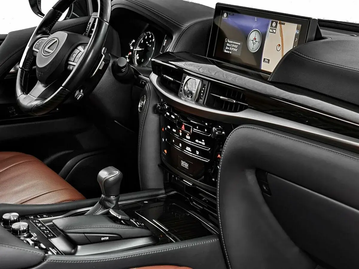 Lexus LX