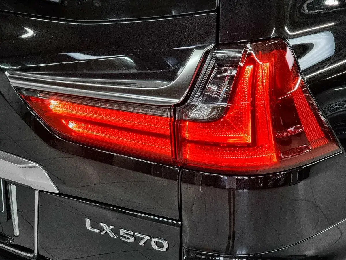 Lexus LX