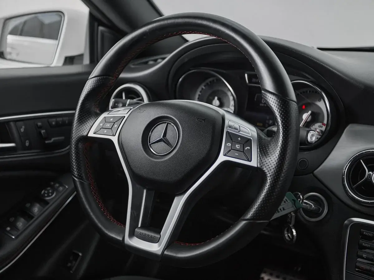 Mercedes benz CLA