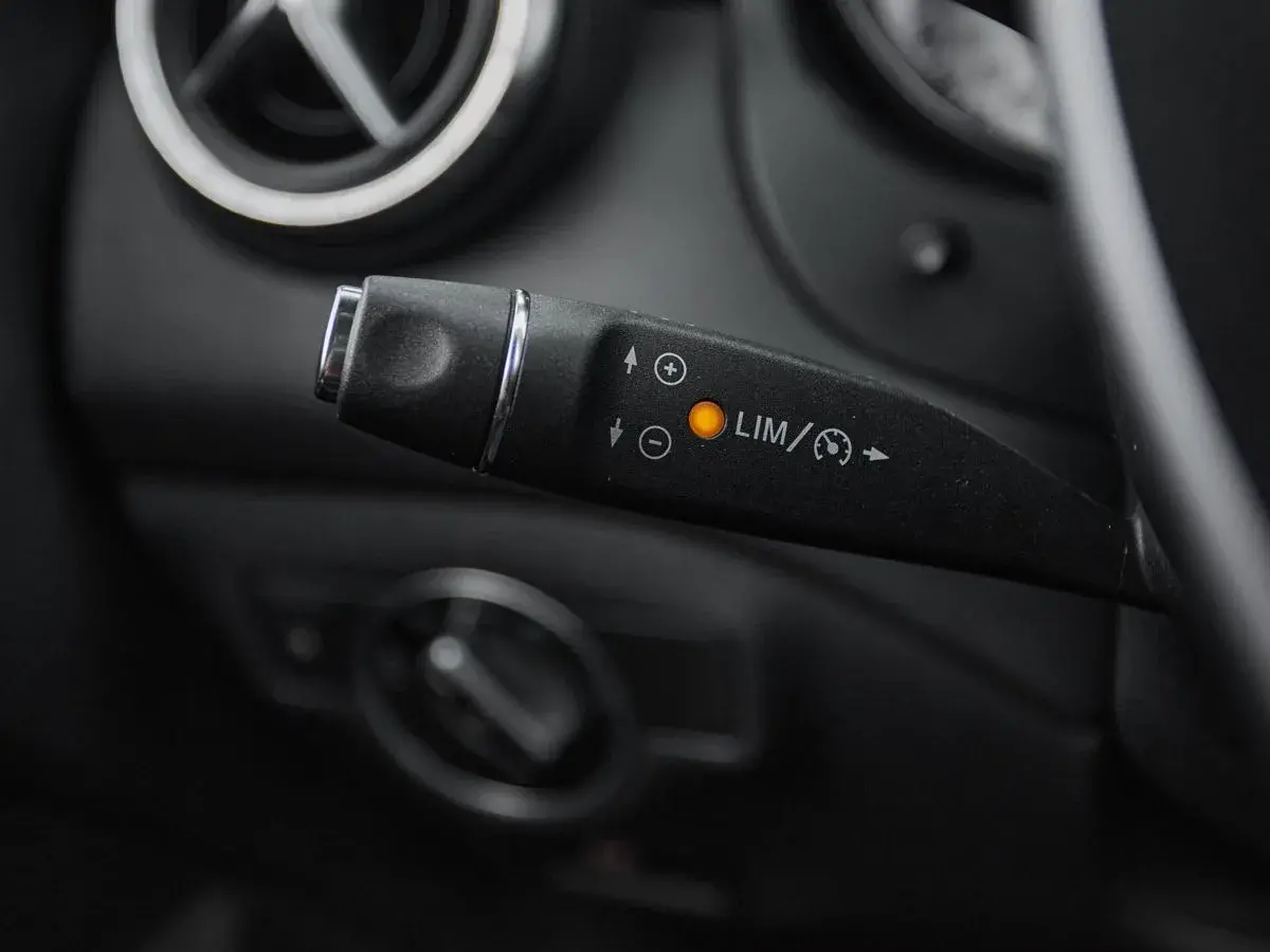 Mercedes benz CLA
