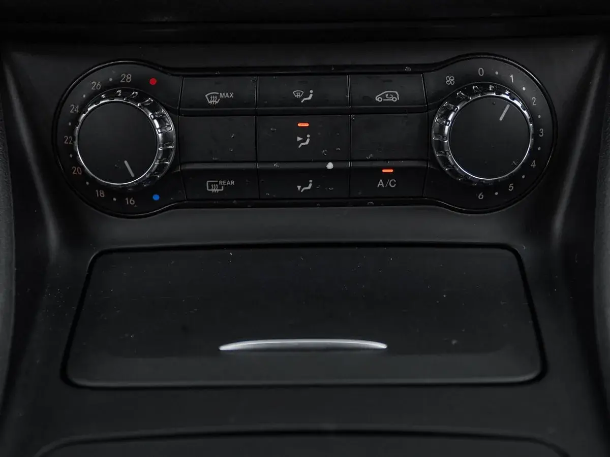 Mercedes benz CLA