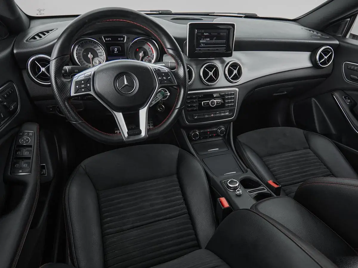 Mercedes benz CLA