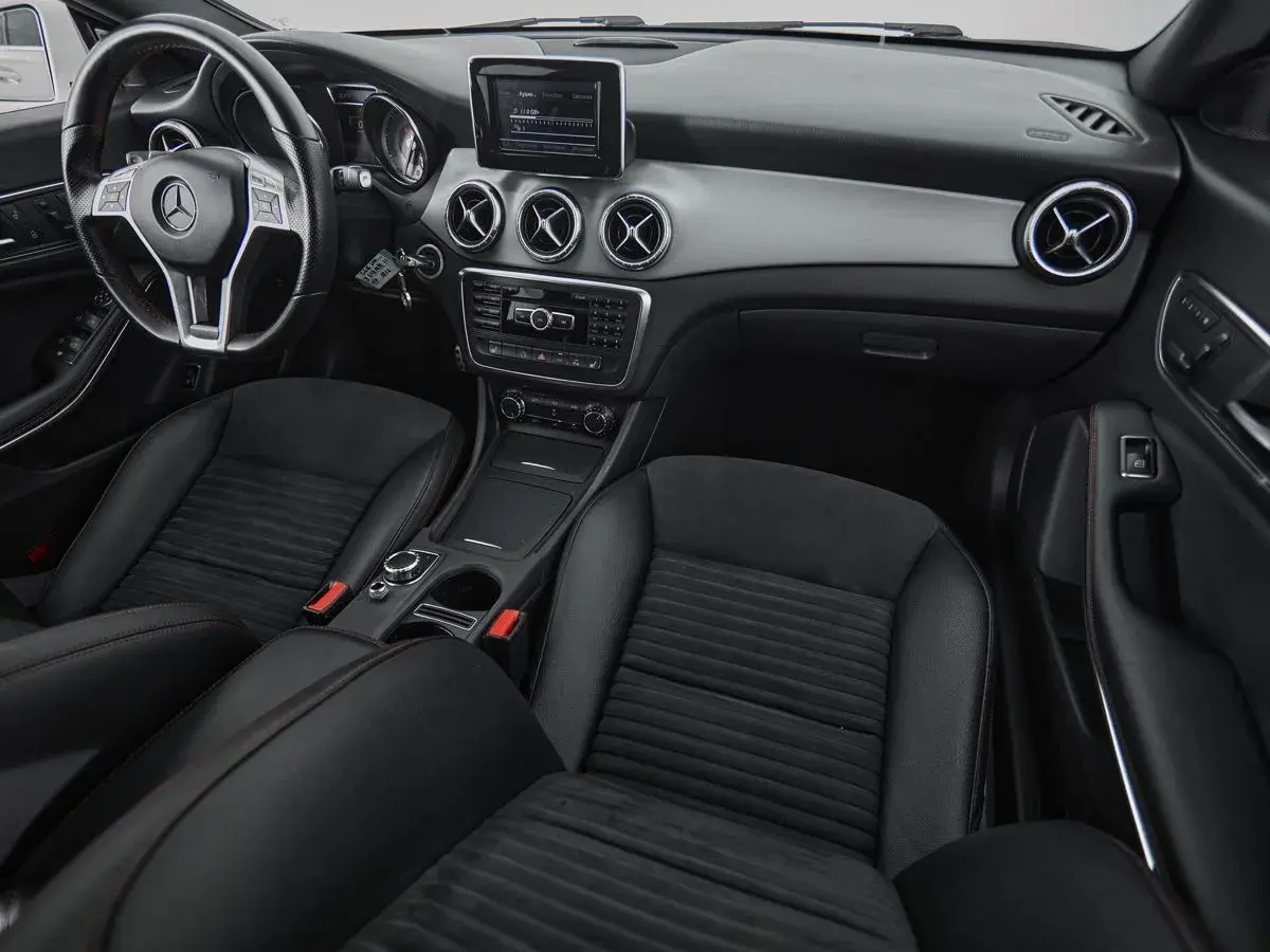 Mercedes benz CLA