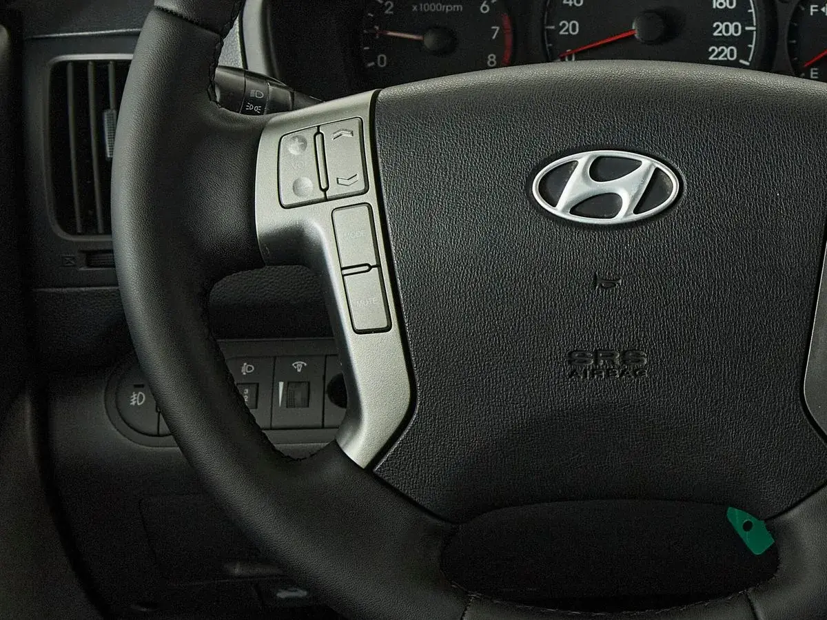Hyundai H-1