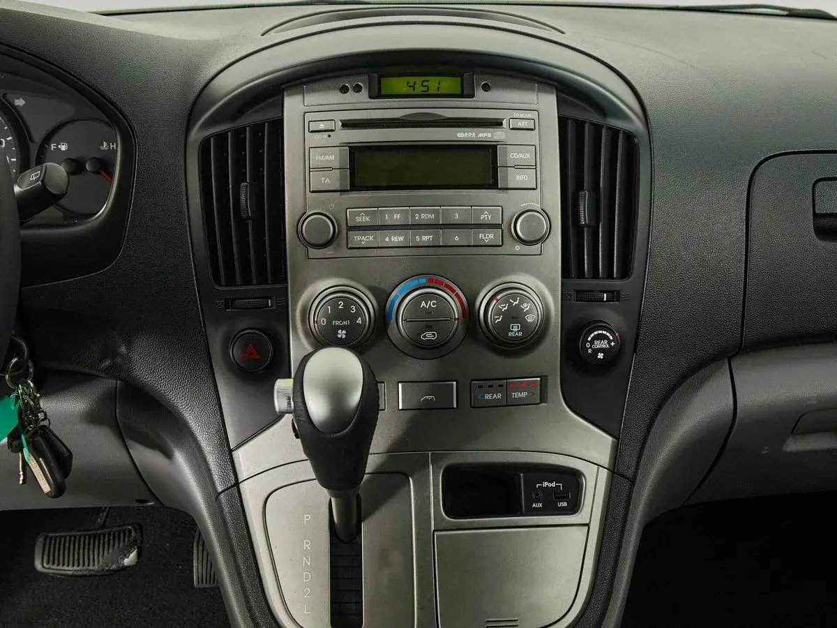 Hyundai H-1