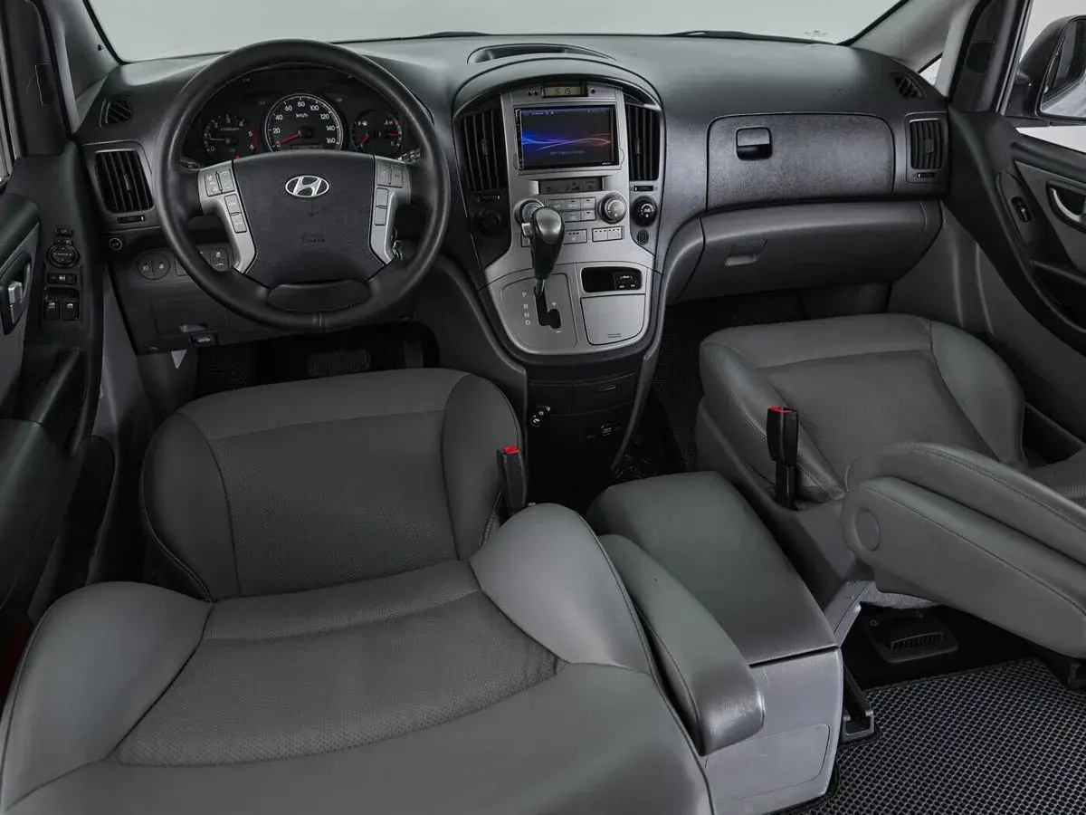 Hyundai Grand Starex