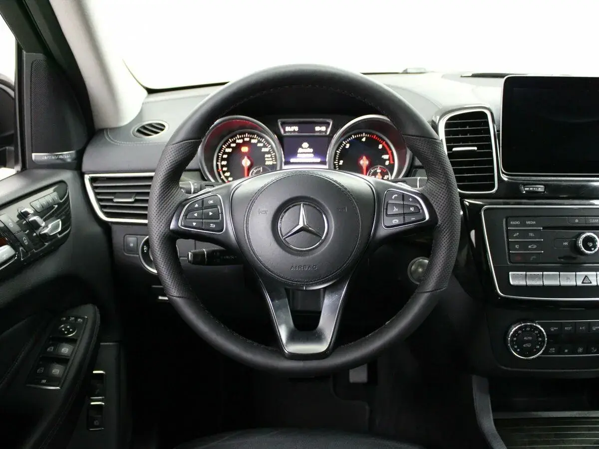 Mercedes benz GLS