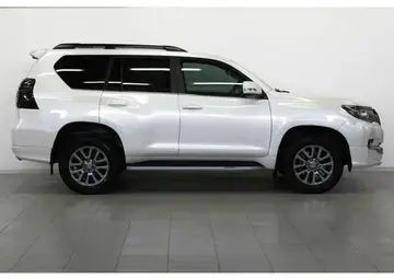 Toyota Land Cruiser Prado Вид 3
