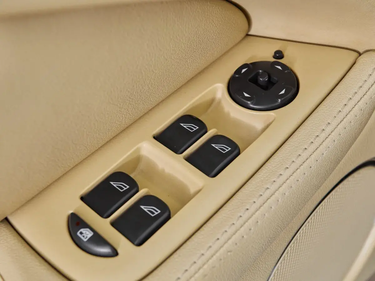 Jaguar X-Type