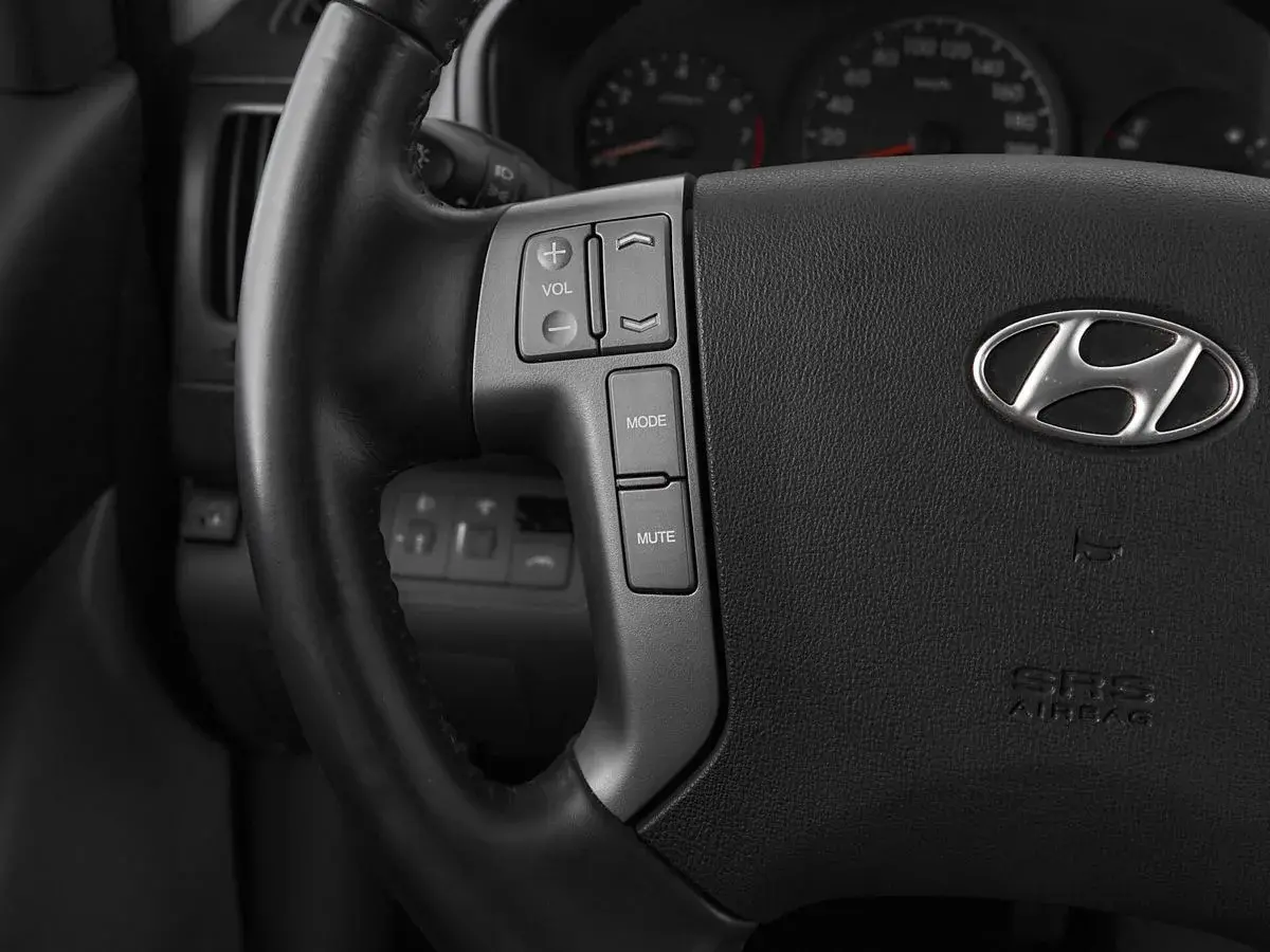 Hyundai H-1