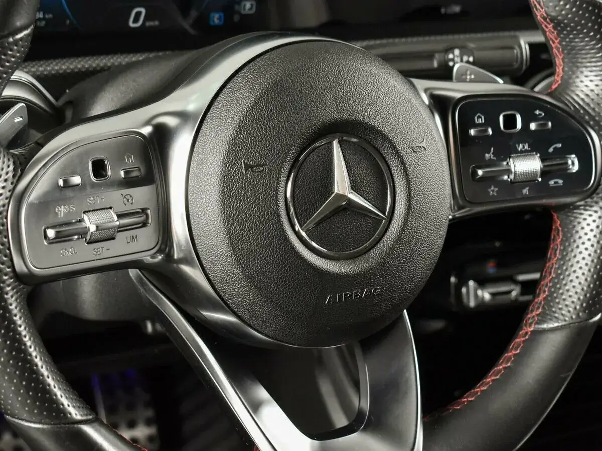 Mercedes benz CLA