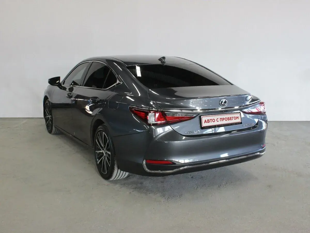 Lexus ES