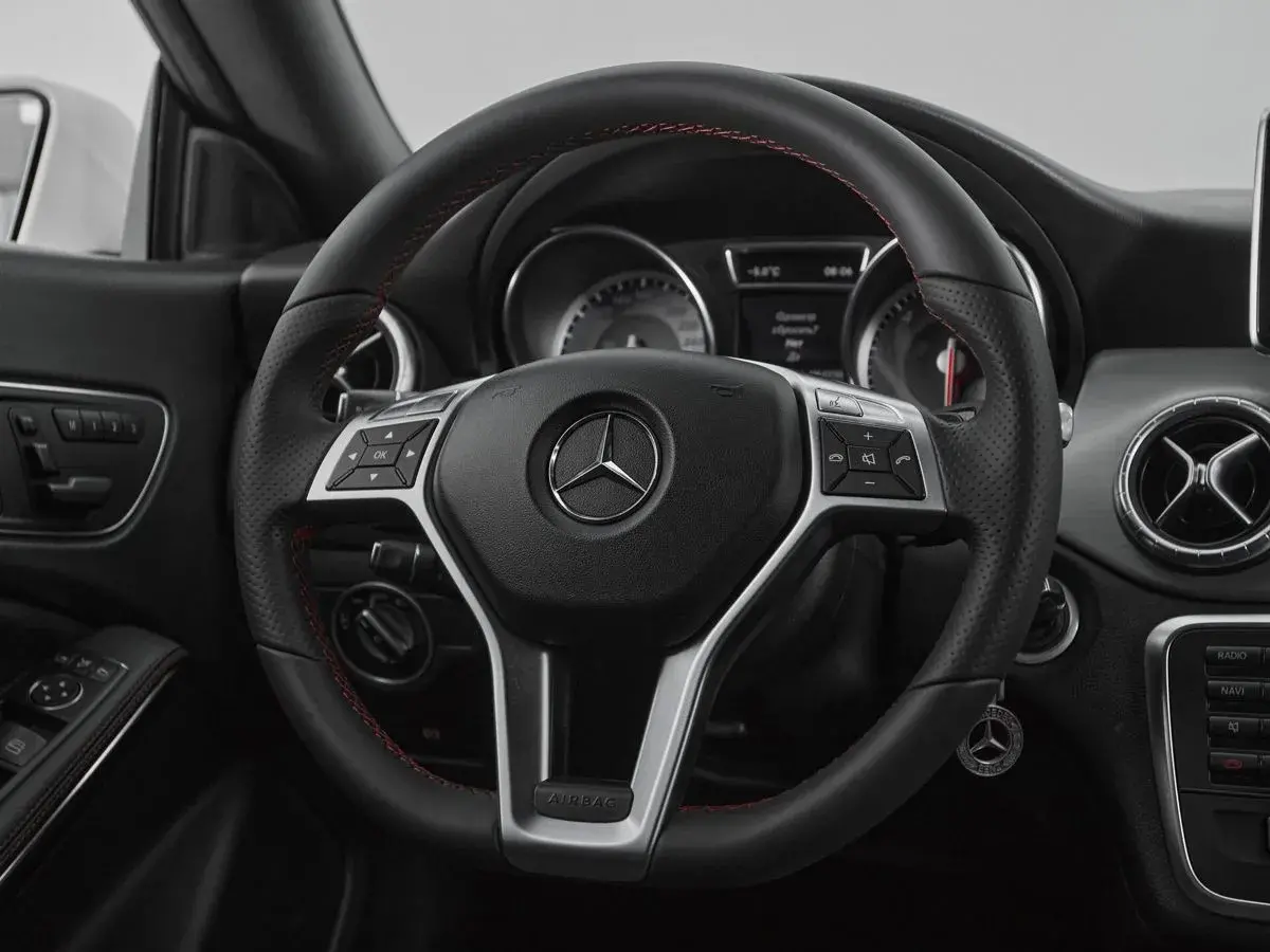 Mercedes benz CLA