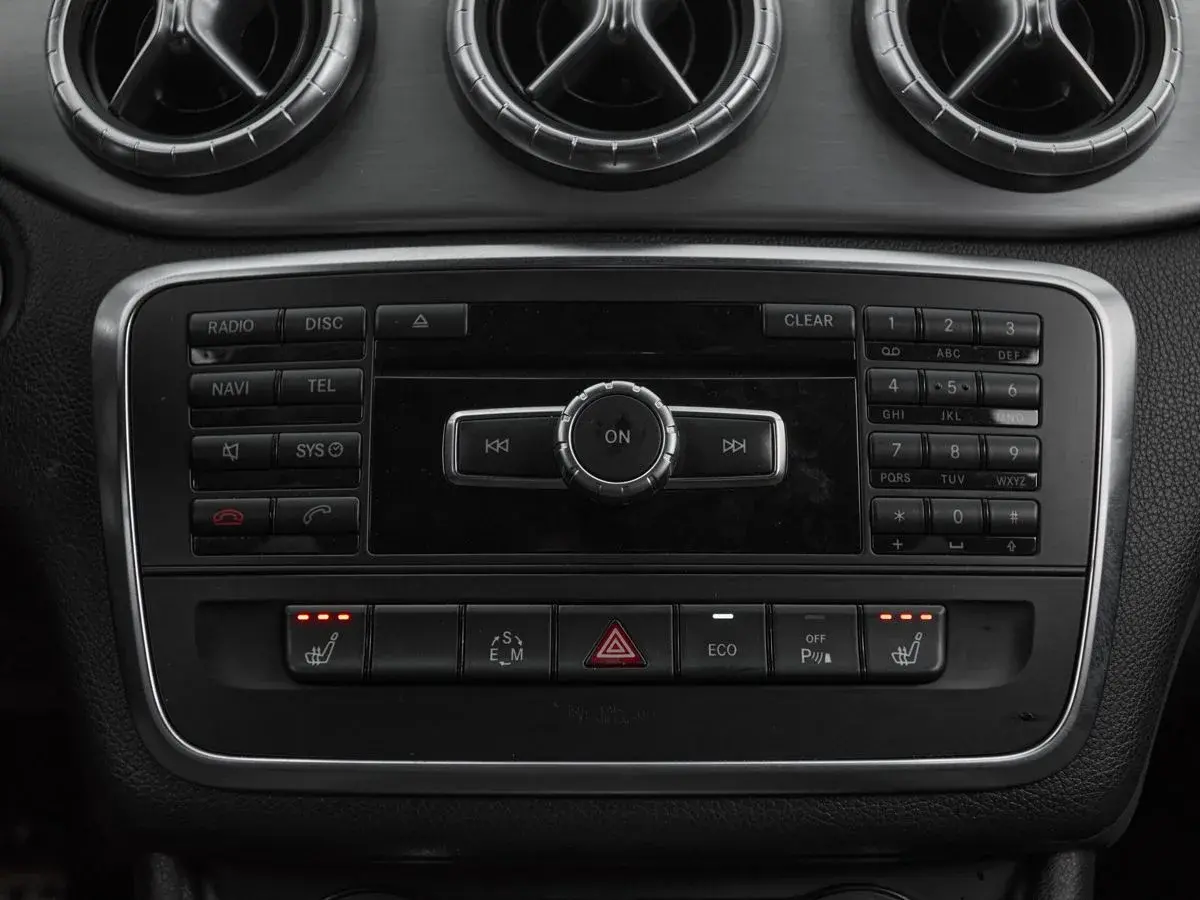 Mercedes benz CLA