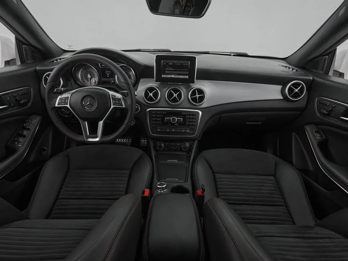 Mercedes benz CLA