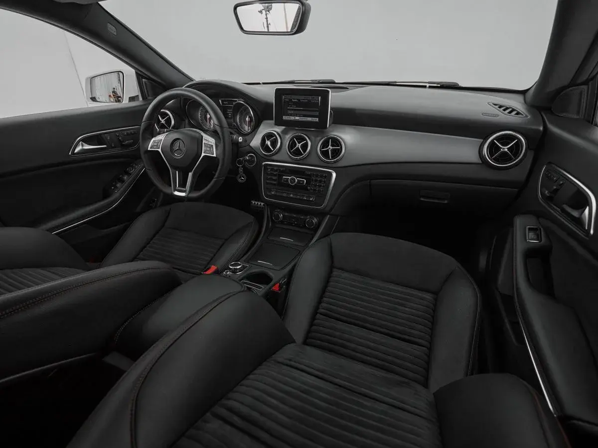 Mercedes benz CLA