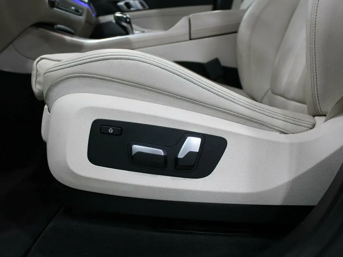 Infiniti Q60