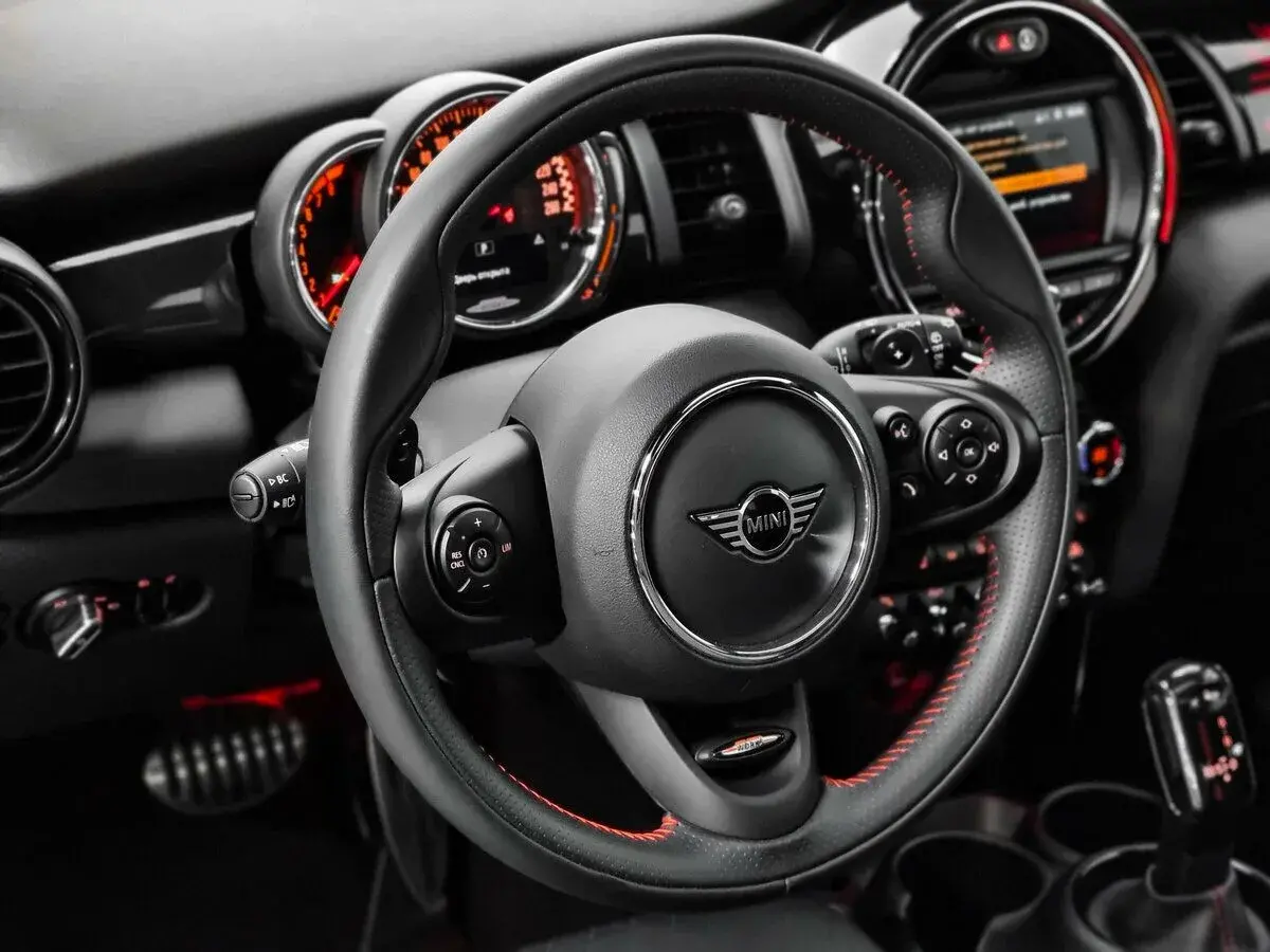 Mini Hatch