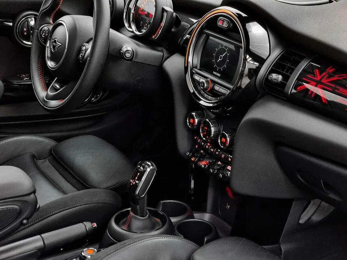 Mini Hatch