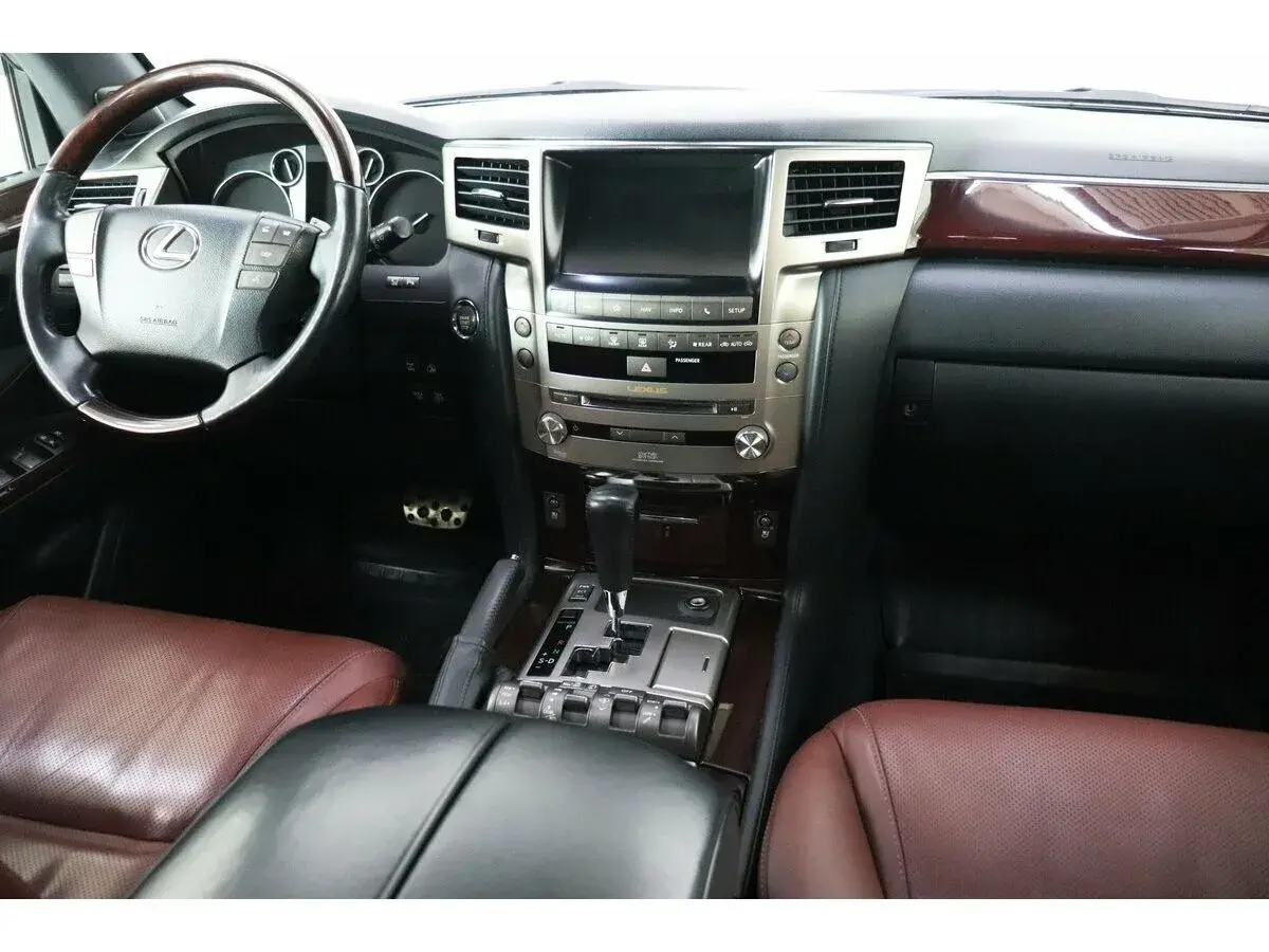Lexus LX