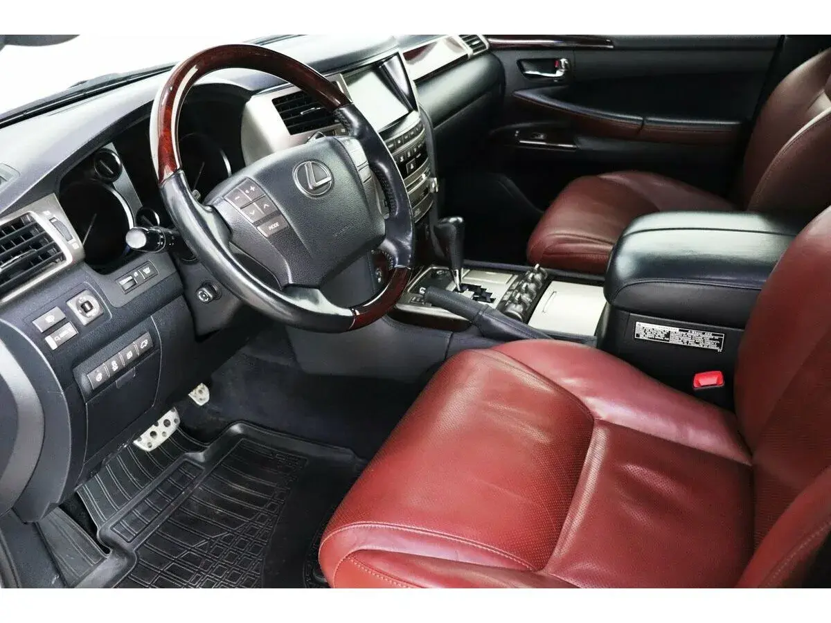 Lexus LX