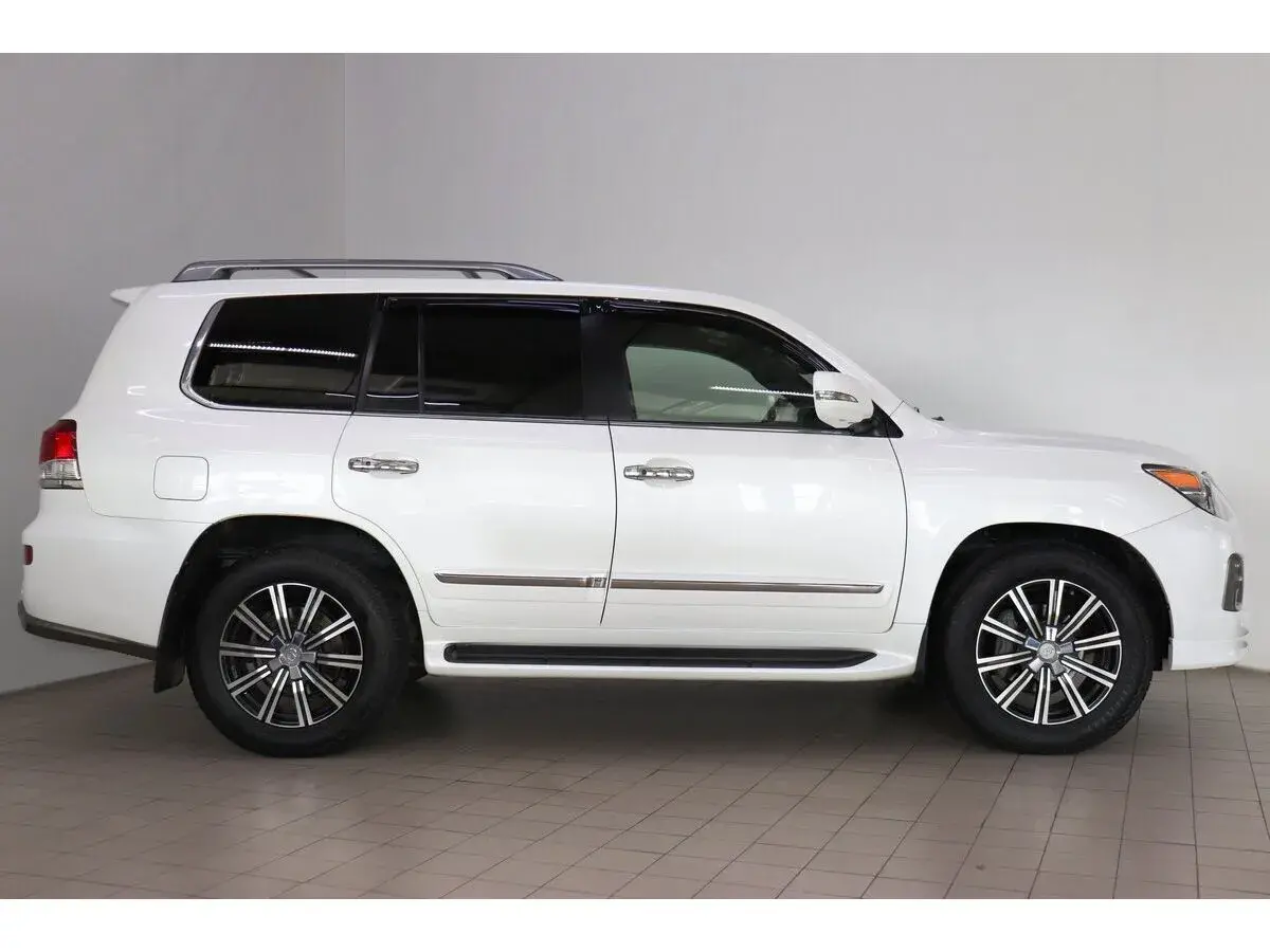 Lexus LX