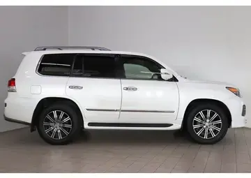 Lexus LX Вид 3