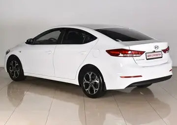 Hyundai Elantra Вид 3