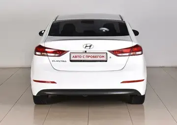 Hyundai Elantra Вид 5
