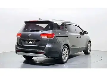 Kia Carnival Вид 2