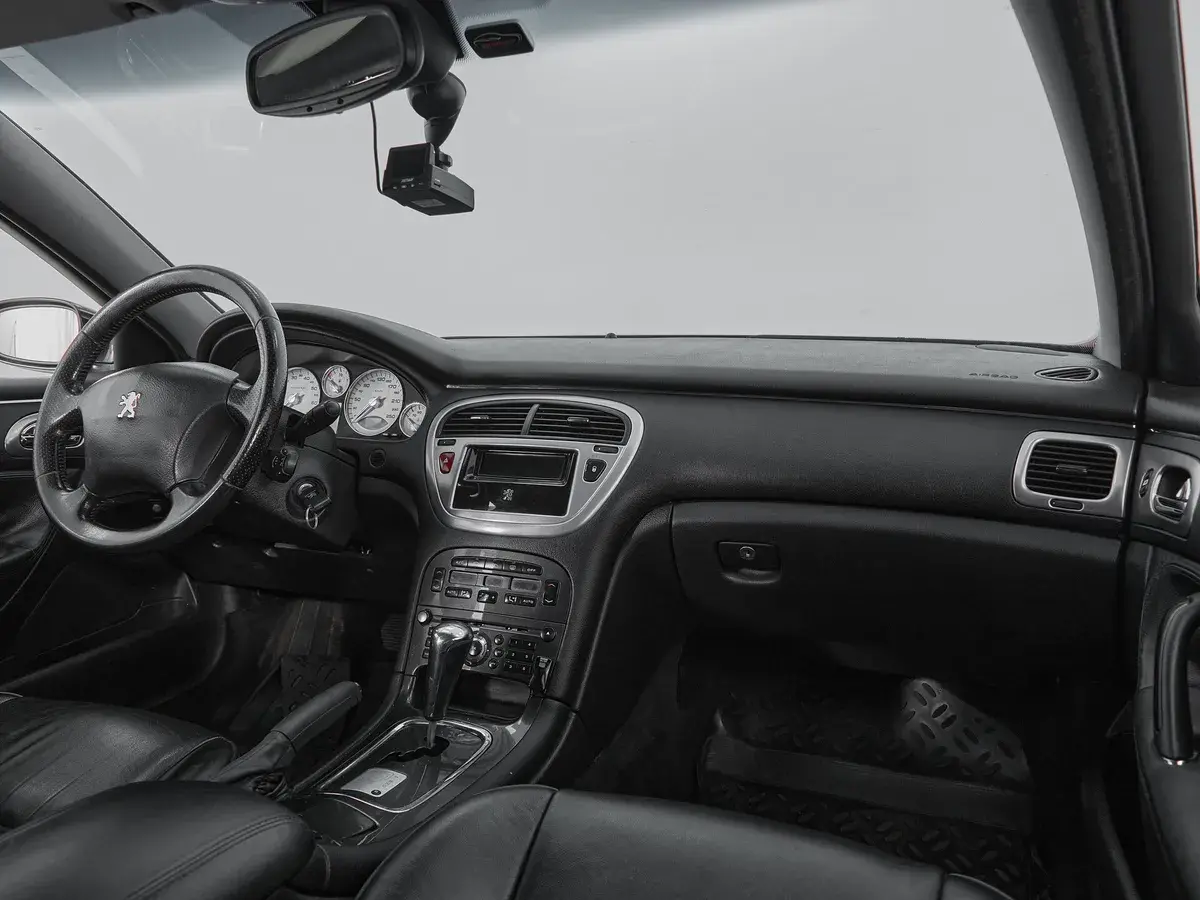 Peugeot 607