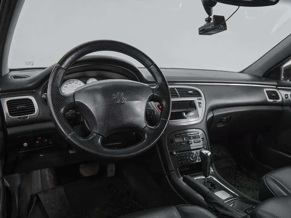Peugeot 607