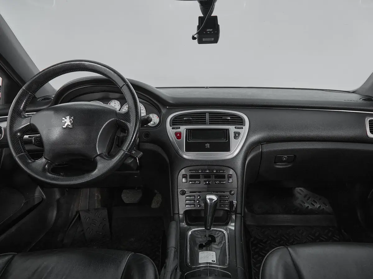 Peugeot 607