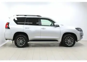Toyota Land Cruiser Prado Вид 3