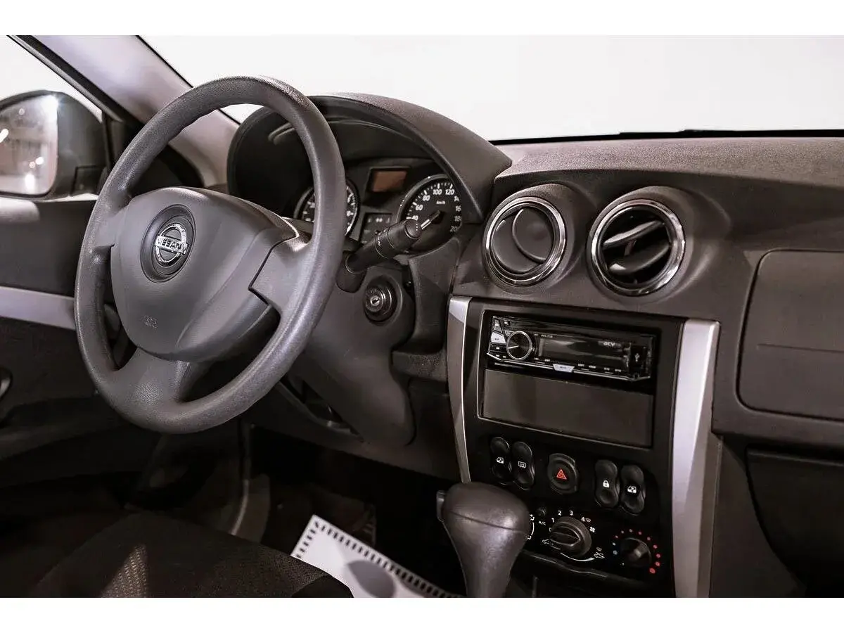 Nissan Almera