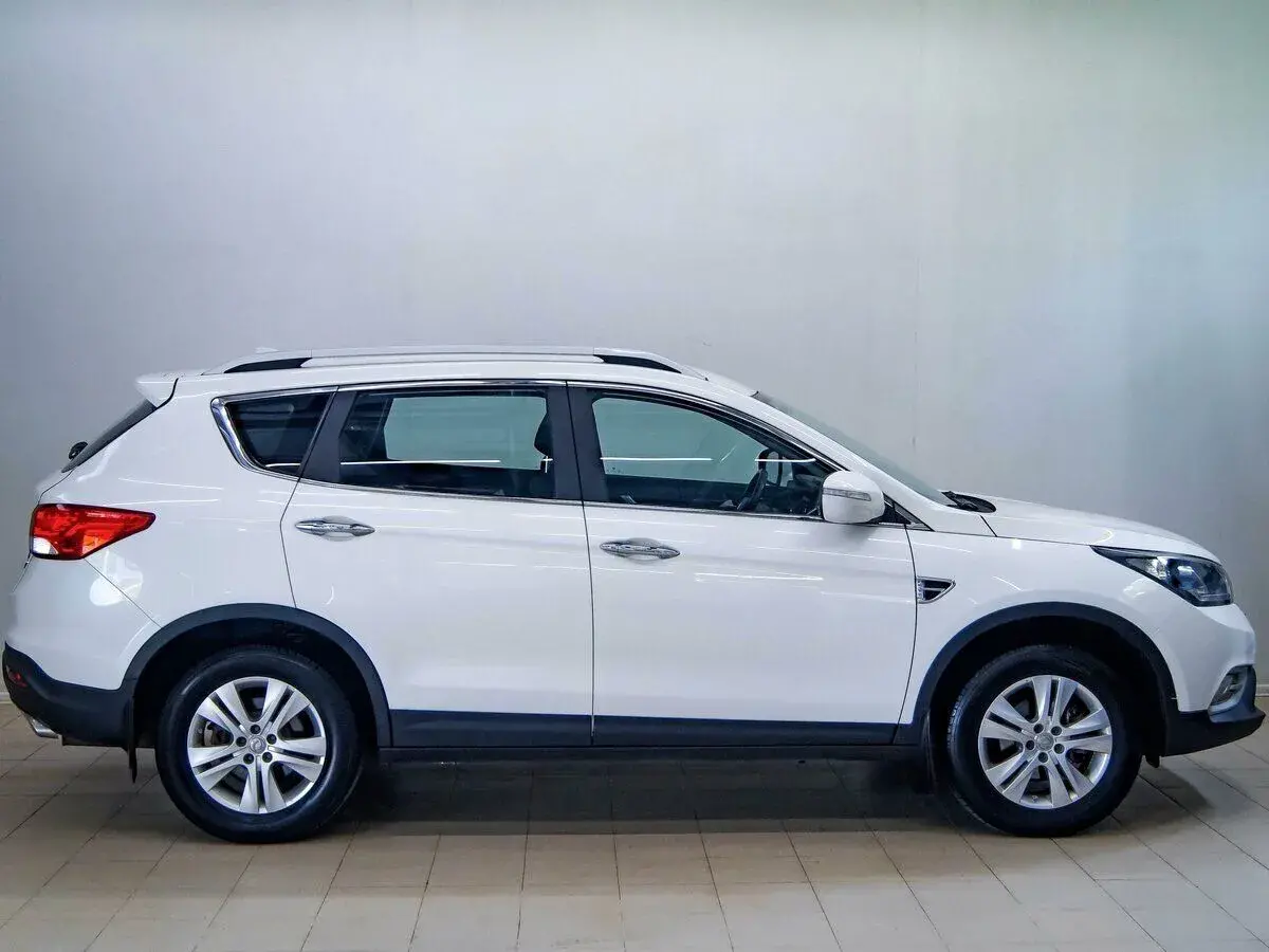 Dongfeng AX7