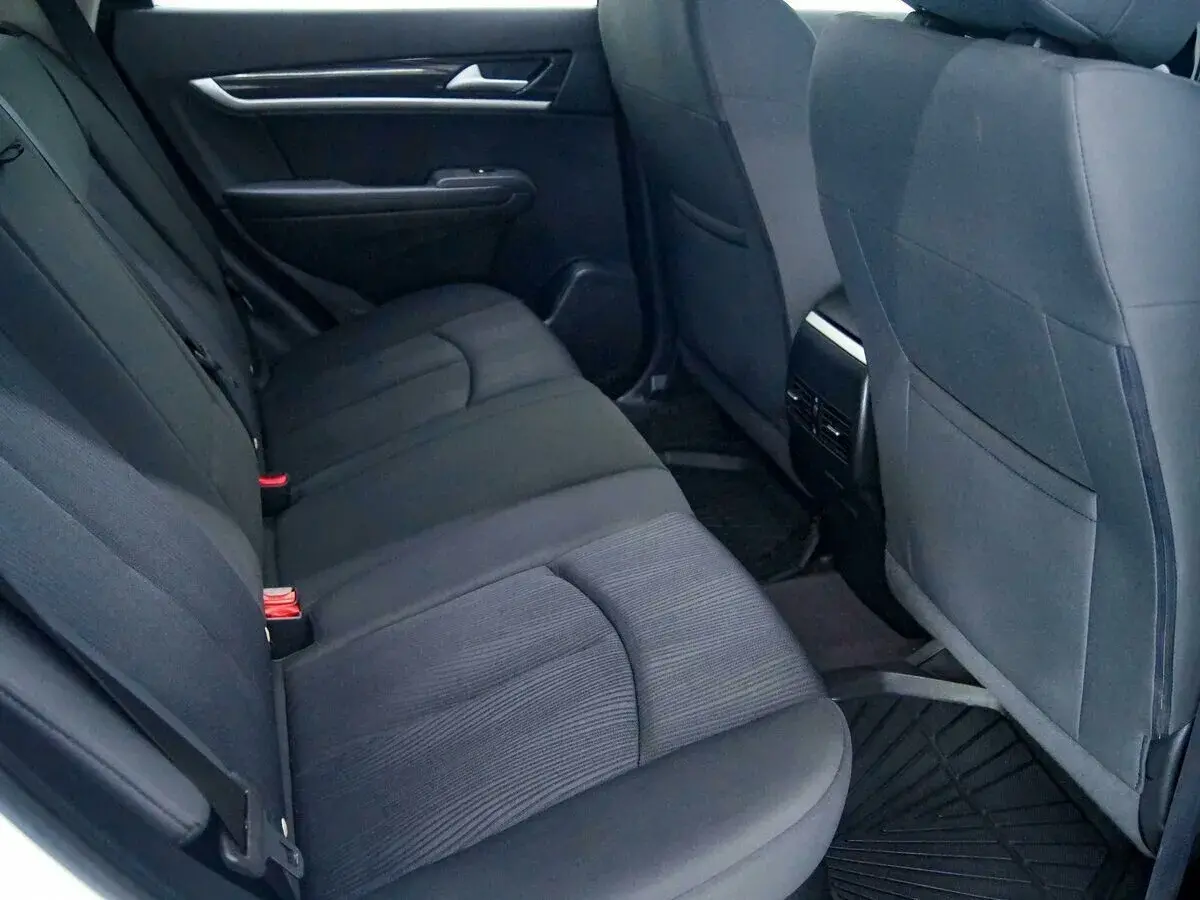 Dongfeng AX7