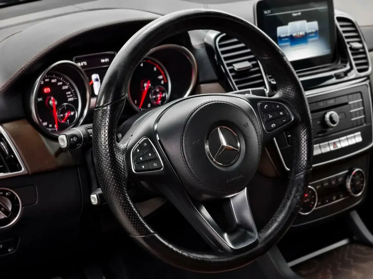 Mercedes benz GLS
