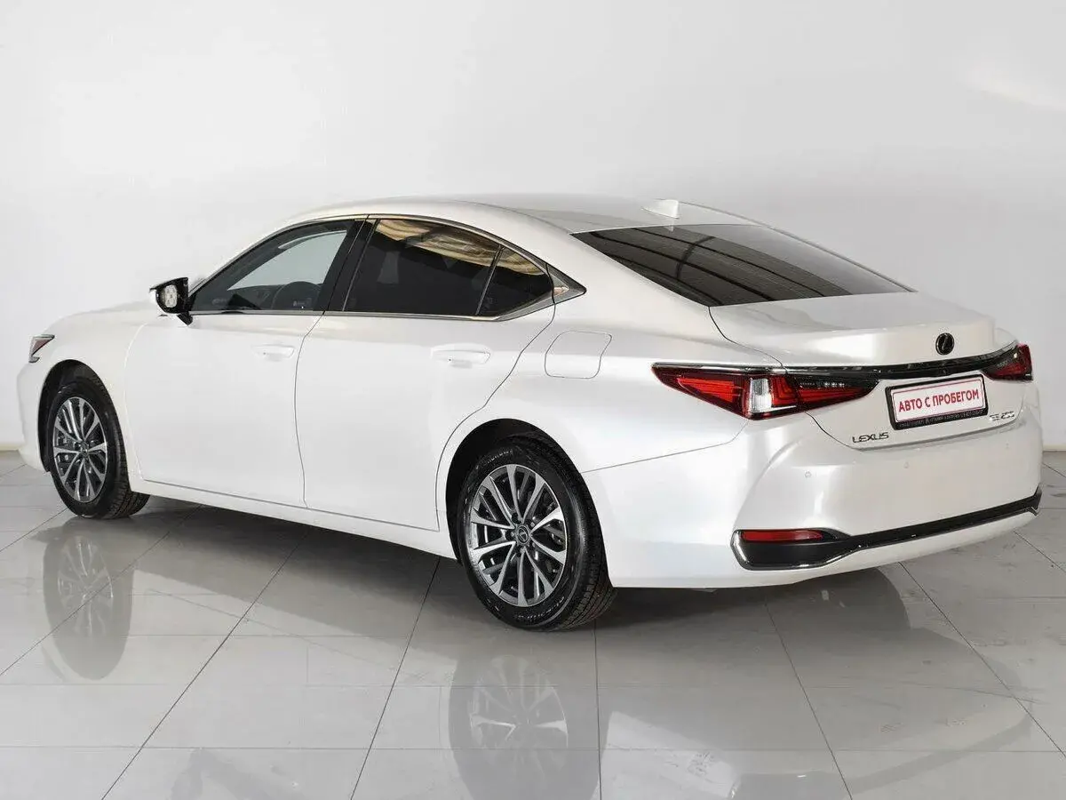Lexus ES