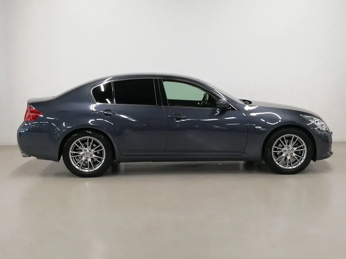 Infiniti G