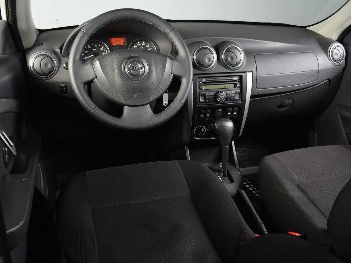 Nissan Almera