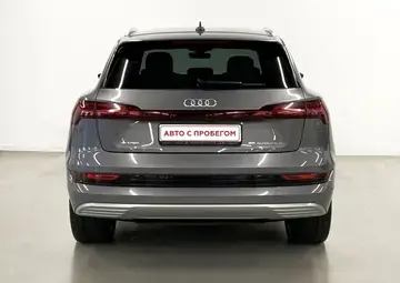 Audi e-tron Вид 4